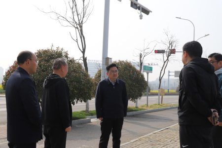 李群同志调研高新区重点项目建设工作